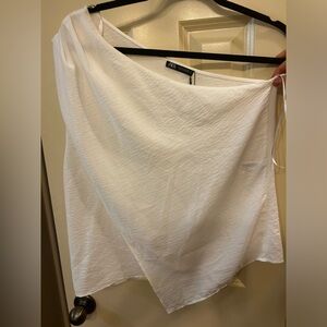 White one shoulder top, size L 
Zara NWT